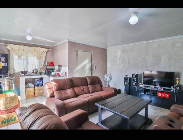 3 BEDROOM HOUSE FOR SALE IN KENILWORTH